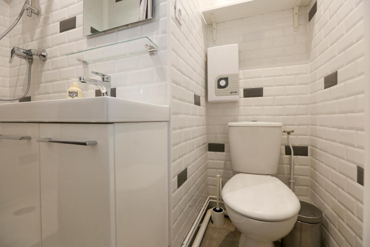 パリRenovated Studio For 2アパートメント 部屋 写真